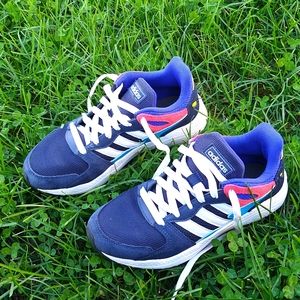 Adidas Cloudfoam Size 6 kids